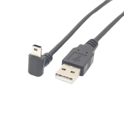 작은 데이터 케이블을 직각 커넥터로 채우는 USB 2.0 남자 USB